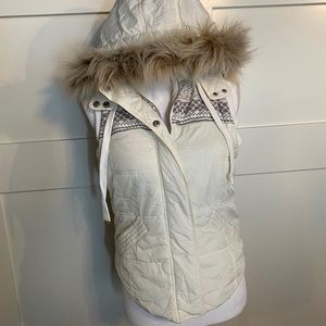 BKE Puffer vest with fur hood and pockets